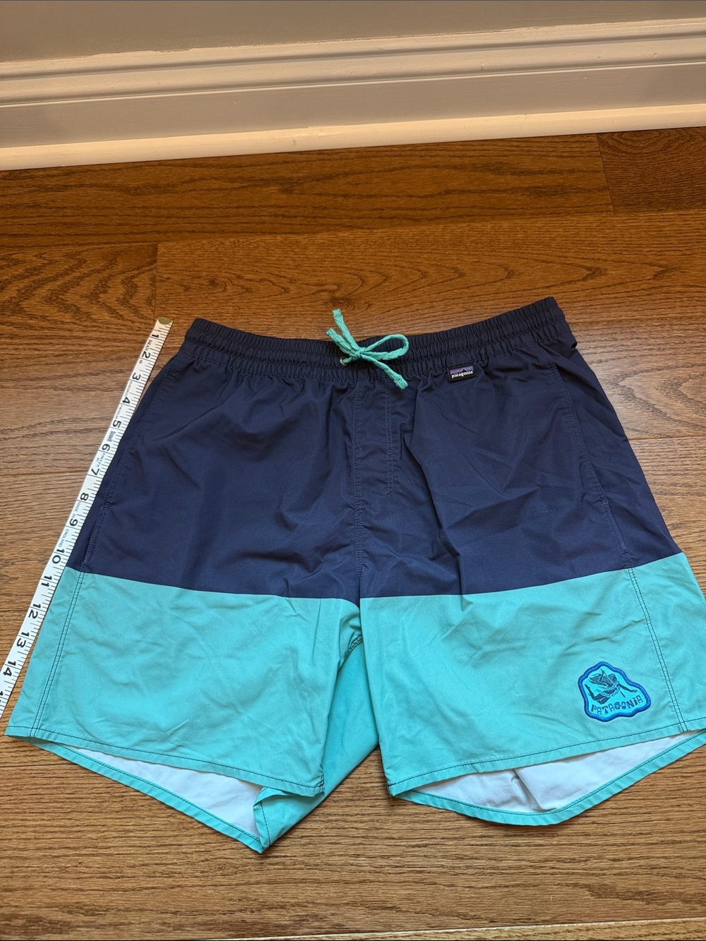 Patagonia Two-Tone Navy and Teal Men's Hybrid swim Shorts - M